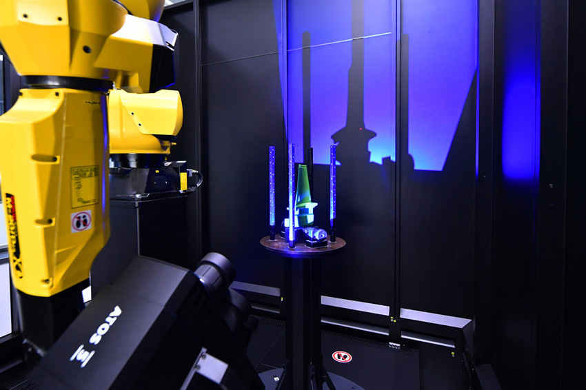 國內(nèi)首個燃機(jī)智慧制造基地高溫透平葉片精鑄數(shù)字化產(chǎn)線。劉崗供圖